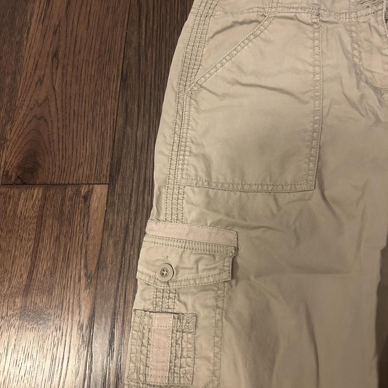 low/mid rise tan y2k cargo pants Brand is THE... - Depop