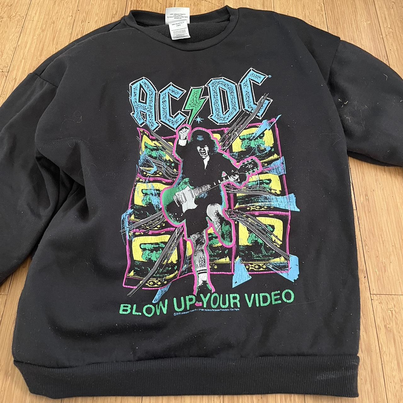 AC/DC hoodie size L needs to be lint rolled - Depop