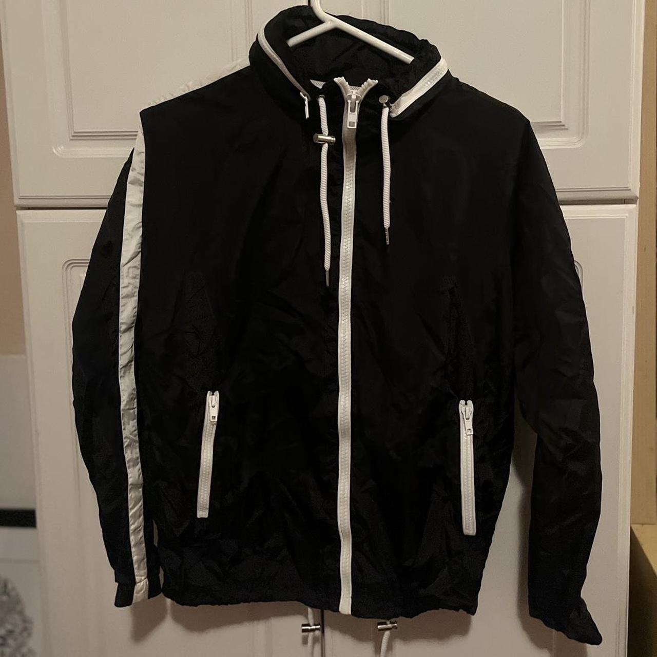 Forever 21 windbreaker jacket zip up size S Good. Depop