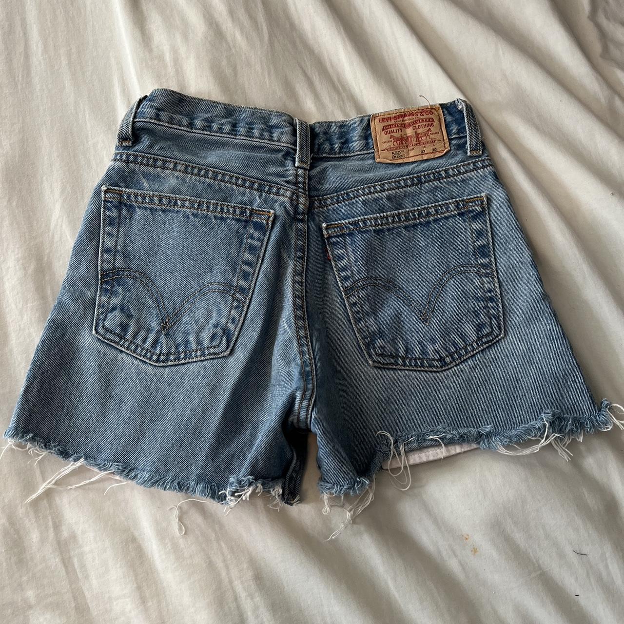 Vintage Levi 550 shorts Relaxed slim fit W27 with... - Depop