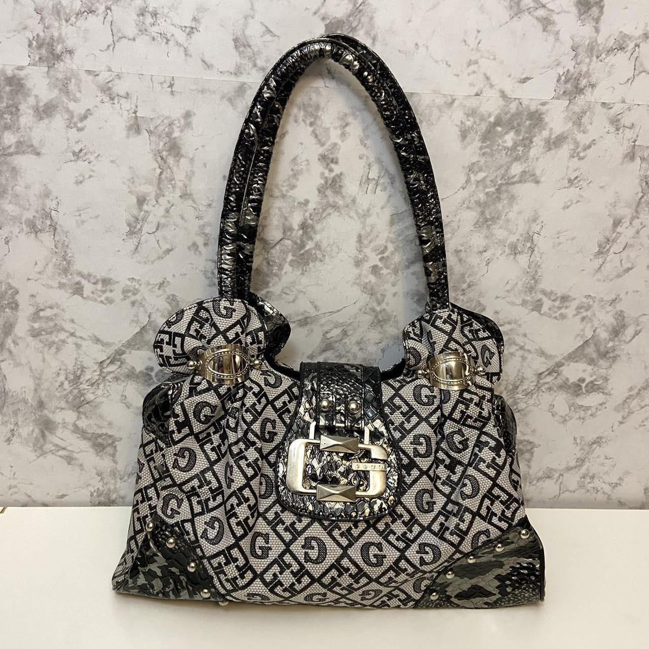 item listed by shopintheam