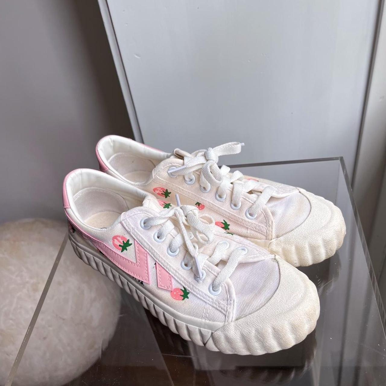 Women's Pink and White Trainers | Depop