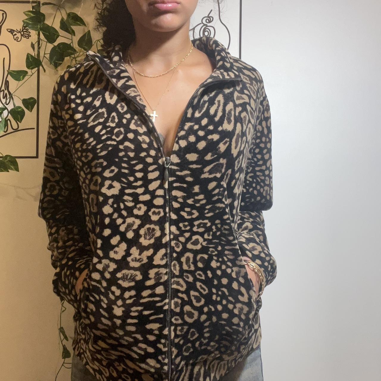 Kim Rogers leopard printed L fuzzy zip