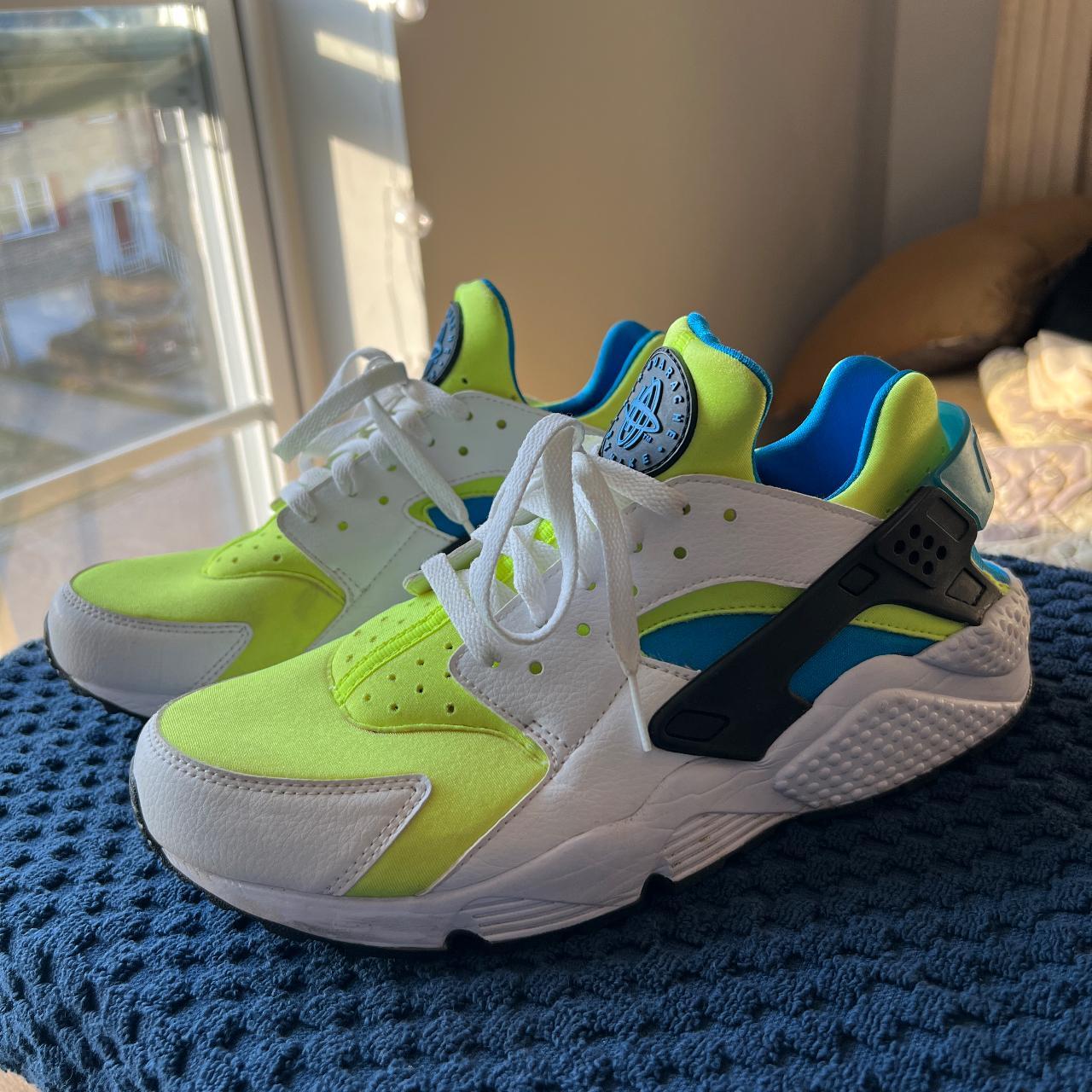 Nike Air Huarache Run SE Shoes. Only worn a couple. Depop