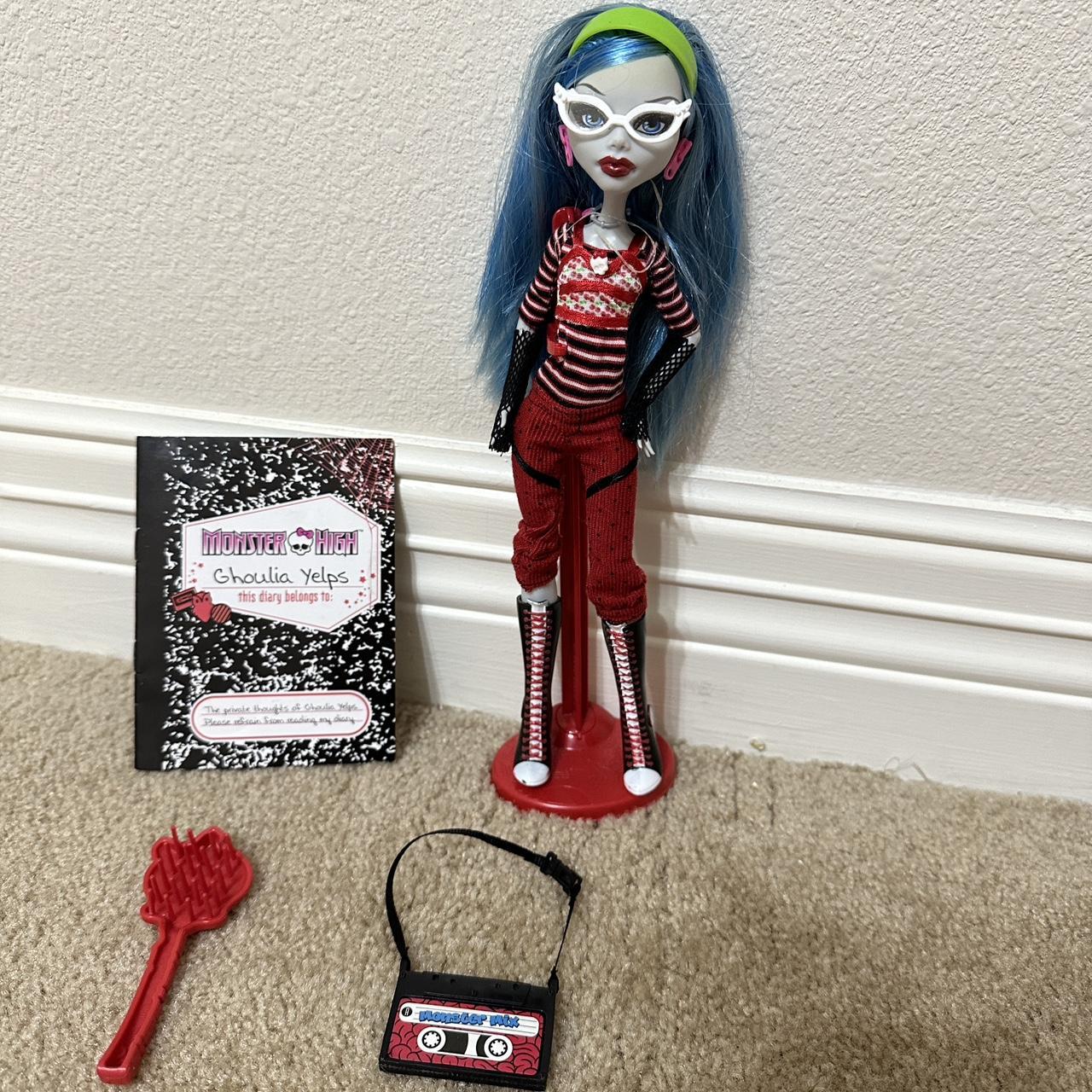 Monster High First buy Wave Ghoulia Yelps