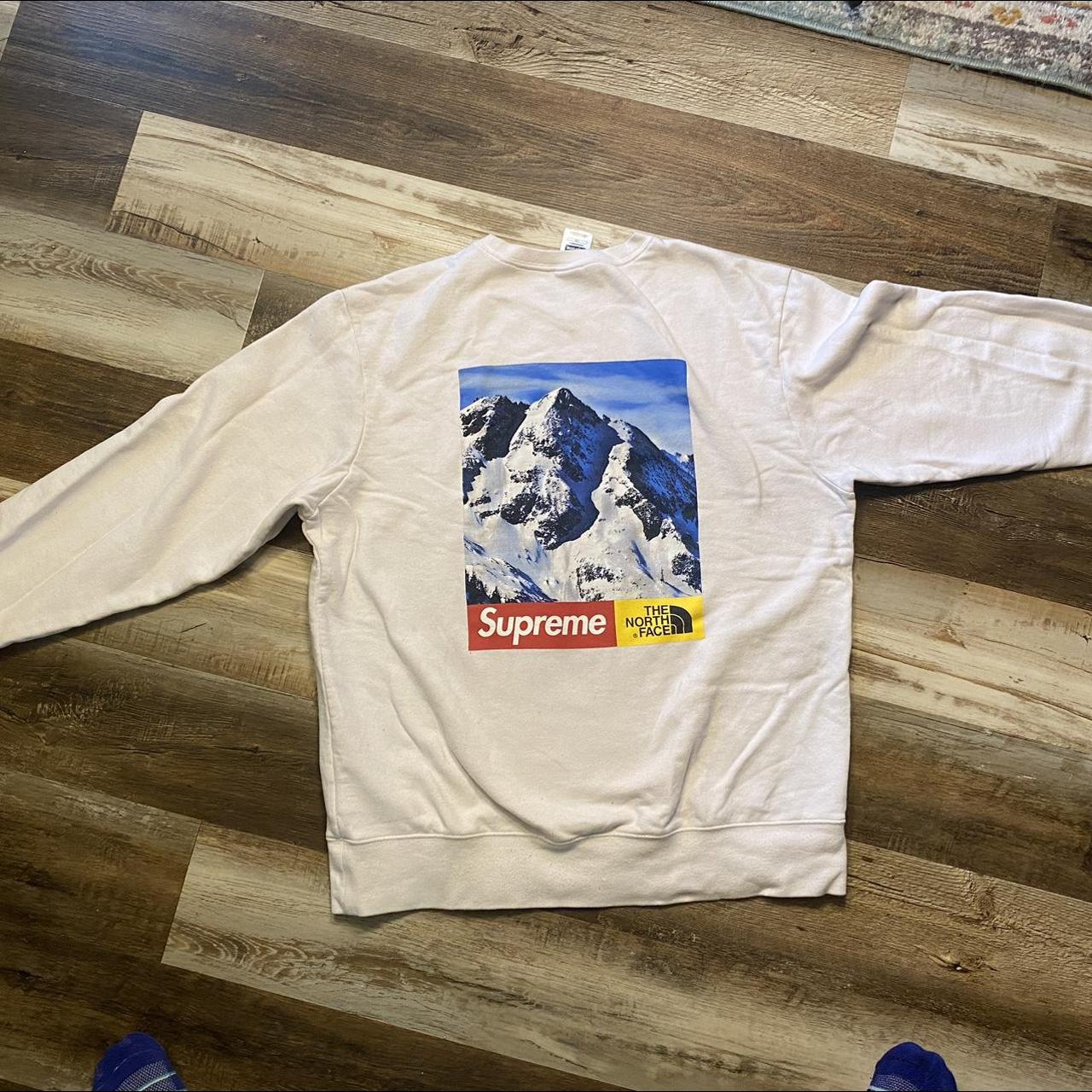 Supreme north deals face crewneck