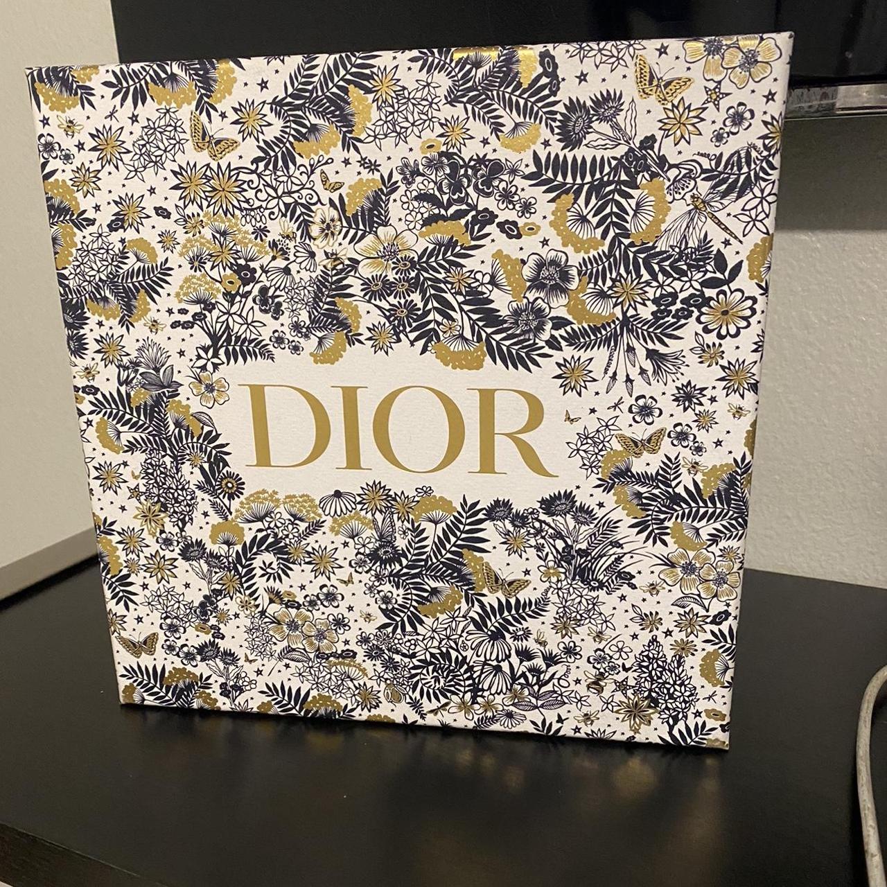 Dior White And Navy Decor-home-accesories 