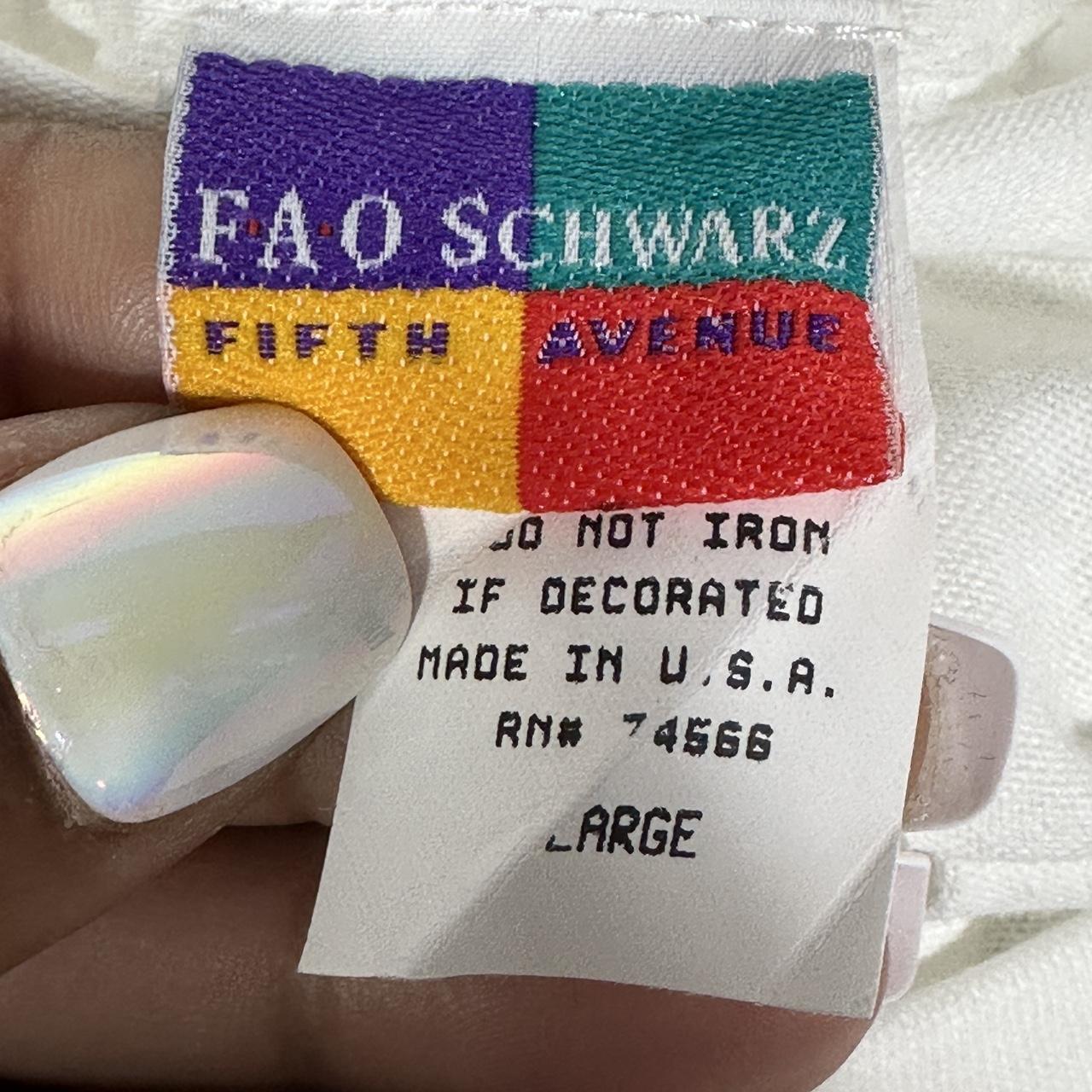 90's Multicolored FAO Schwarz Toy Store Las Vegas | Depop