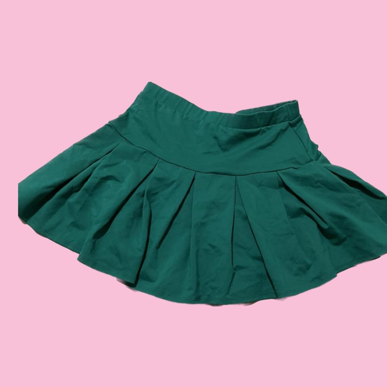 Fashion Nova Women's Green Skirt Depop