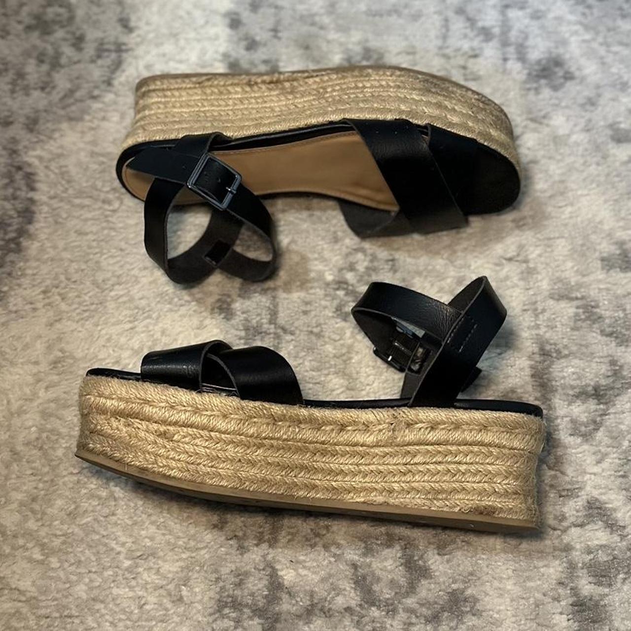 item listed by lindsaysimos