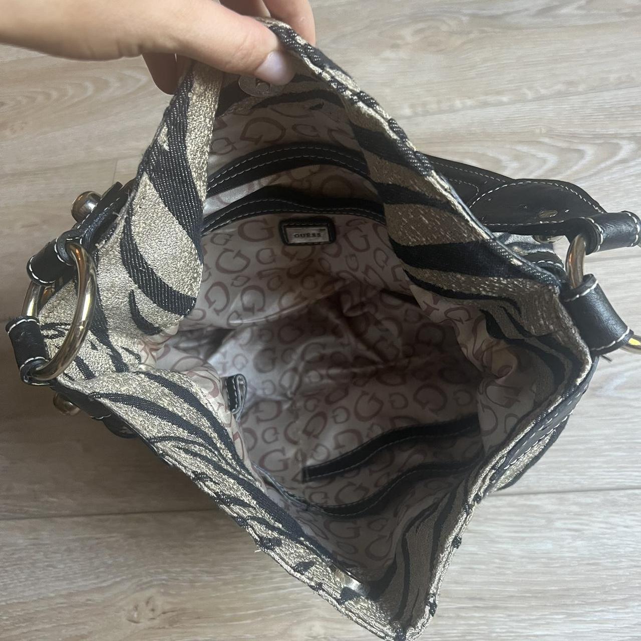 Gorgeous vintage Guess shoulder bag. Classic staple - Depop