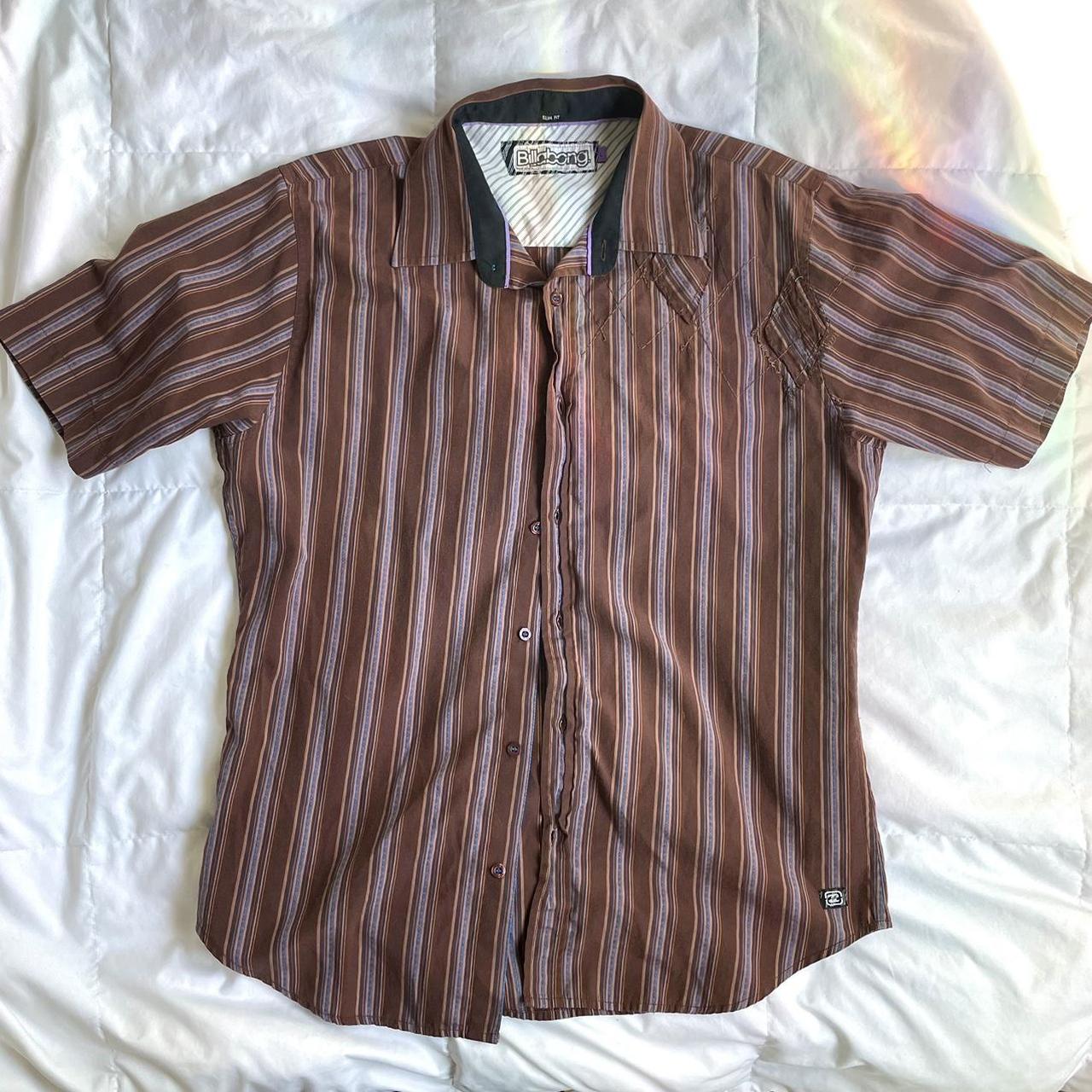 men's billabong buttonup!🌊 size is large, but slim... Depop