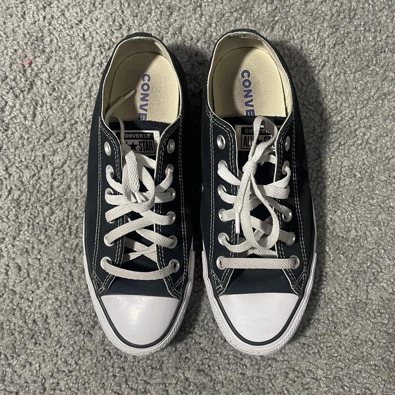 Low top basic converse >>Size 7 slightly used... - Depop