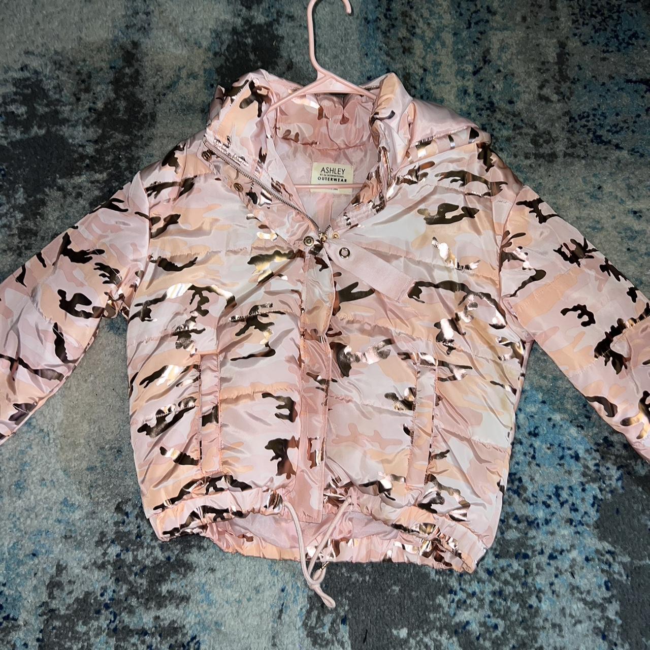 Fashion nova cropped puffer jacket Light Depop