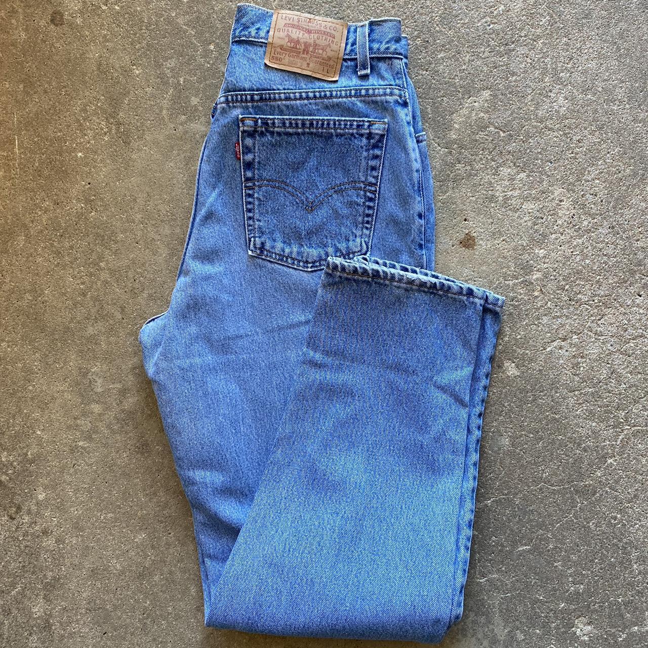 vintage 90s levi jeans size 32 x 32 (waist x inseam) - Depop