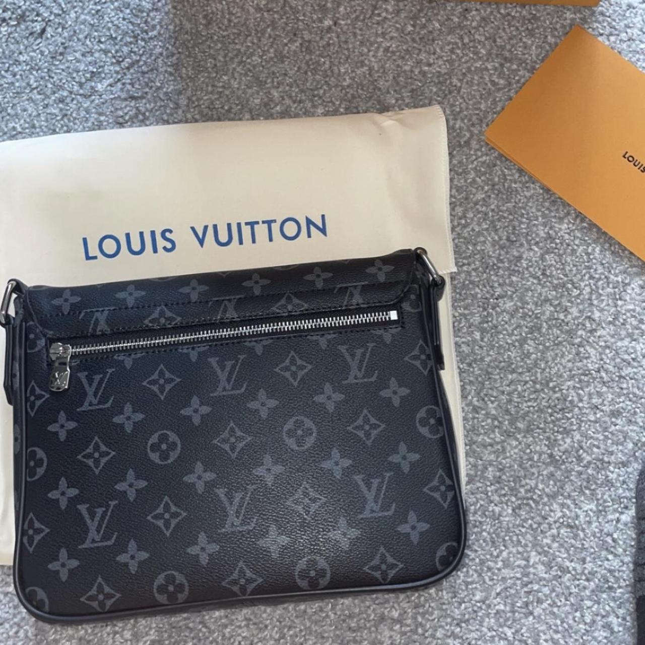 Lv district messenger 🔥 Bag comes with receipts 🧾... Depop