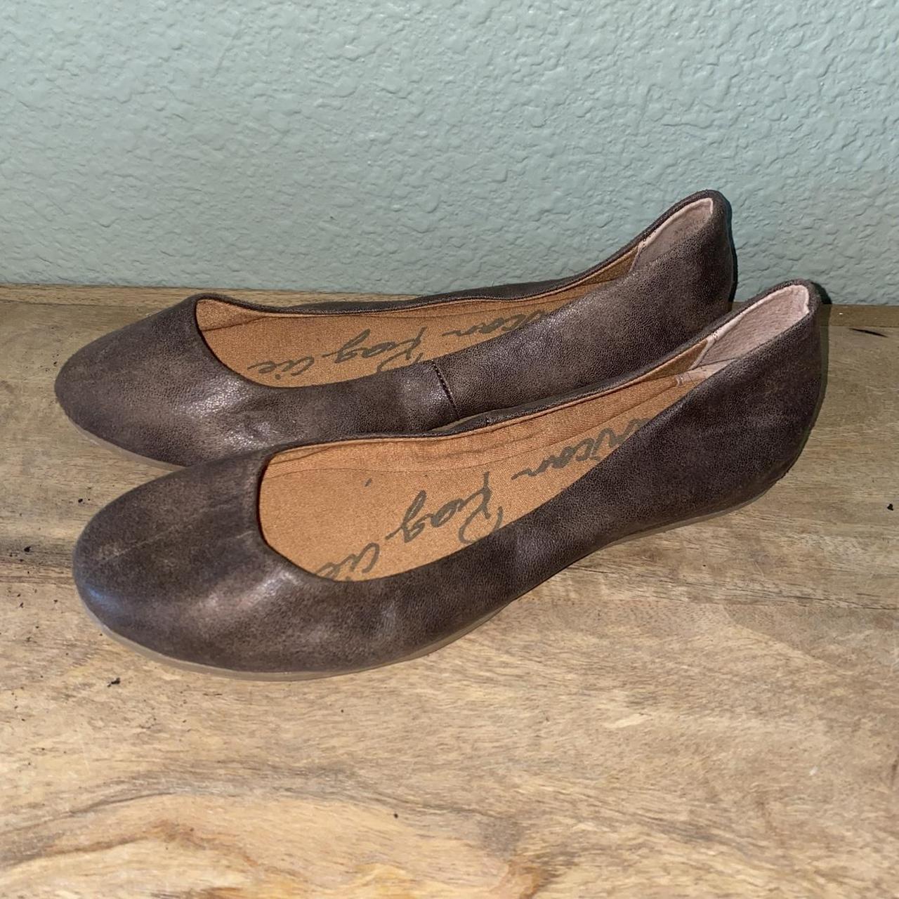 item listed by shopschmoobland