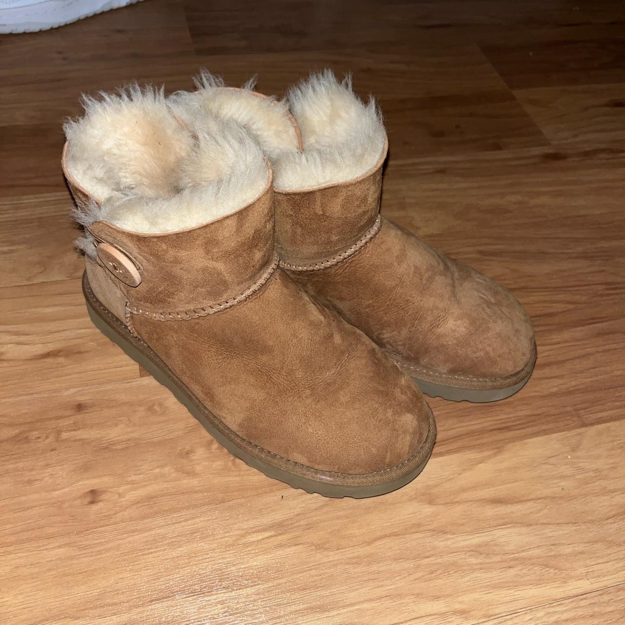 One clearance button uggs