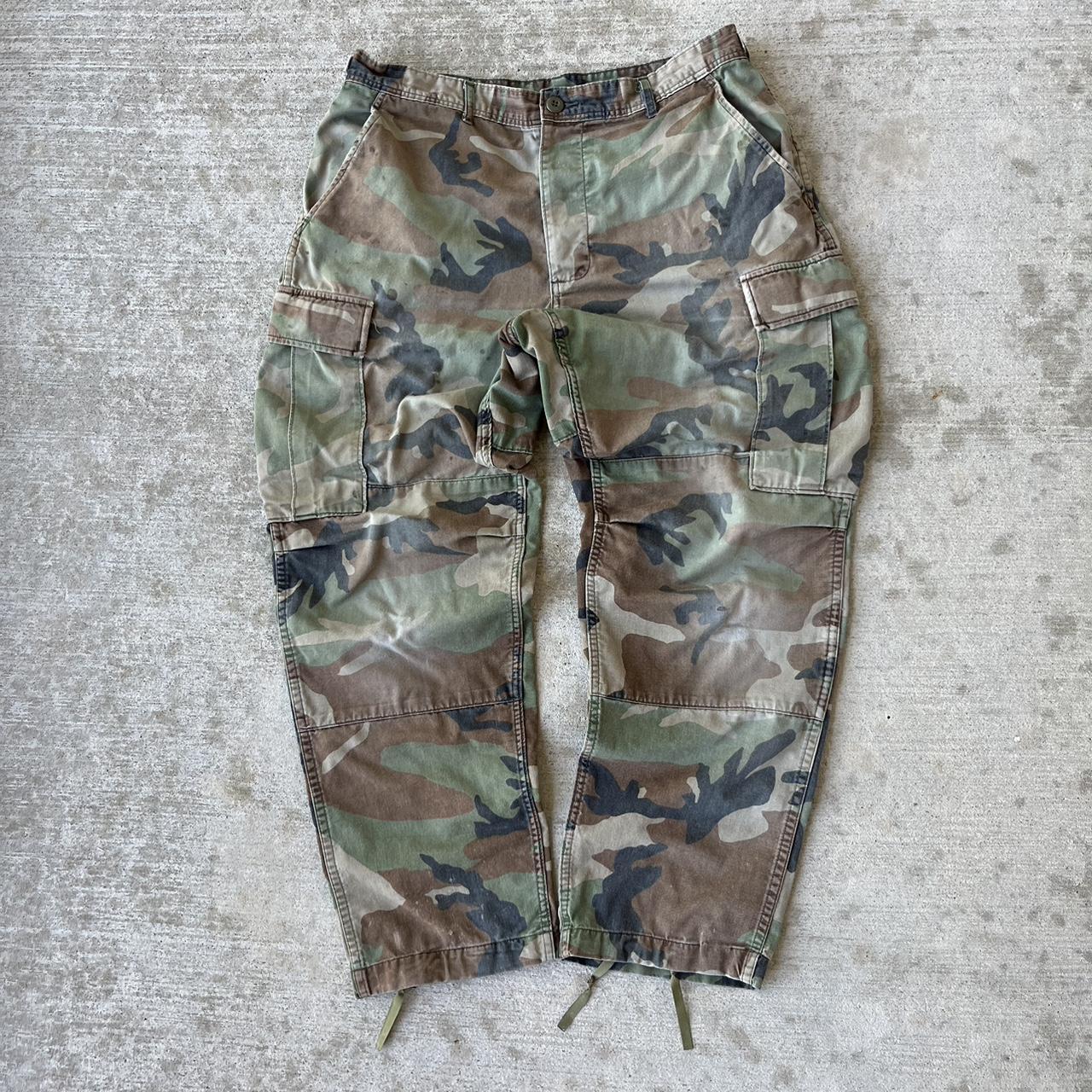 Vintage 90s Military Army Camo Cargo Pants, earth... - Depop