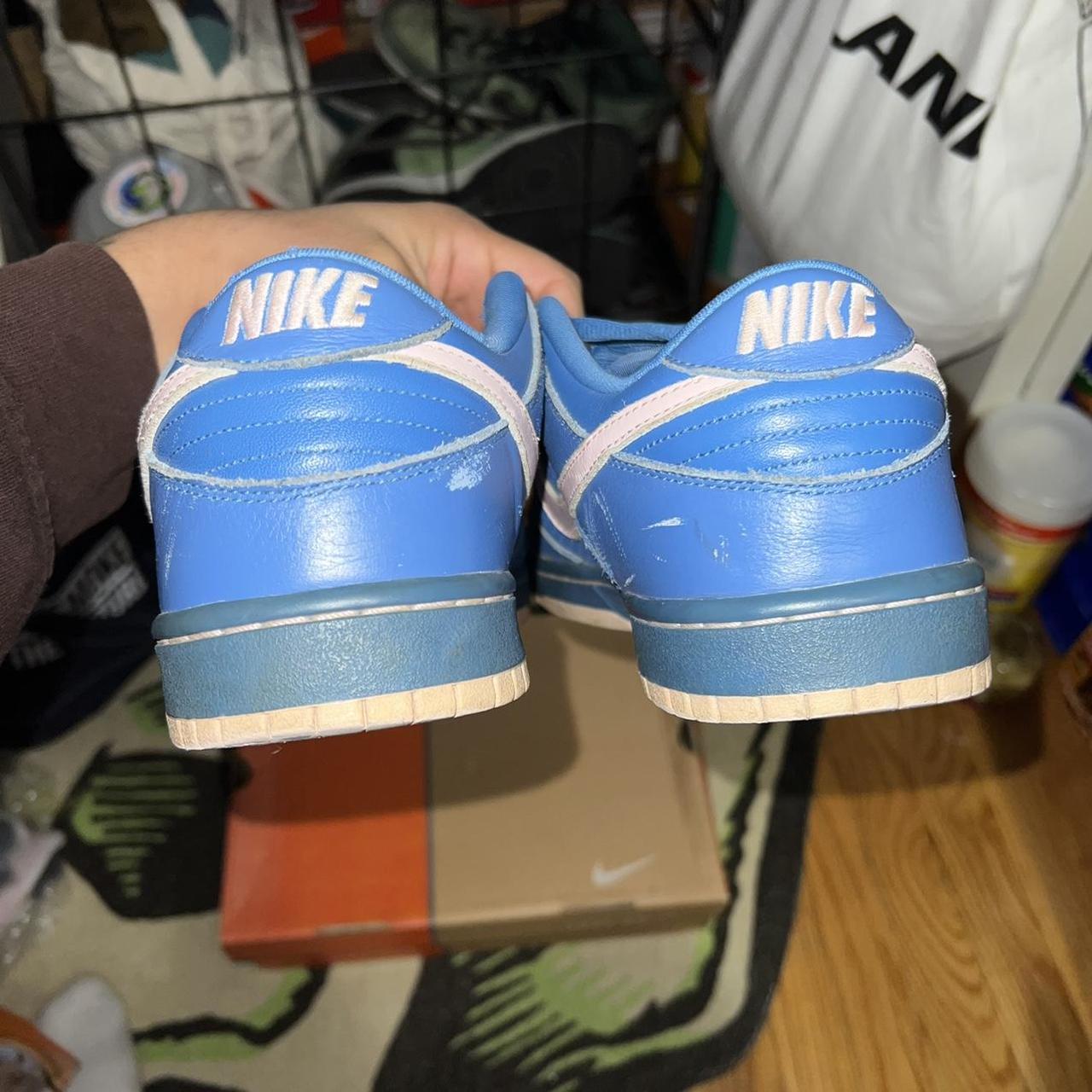 Nike Men's Blue and Pink Trainers | Depop