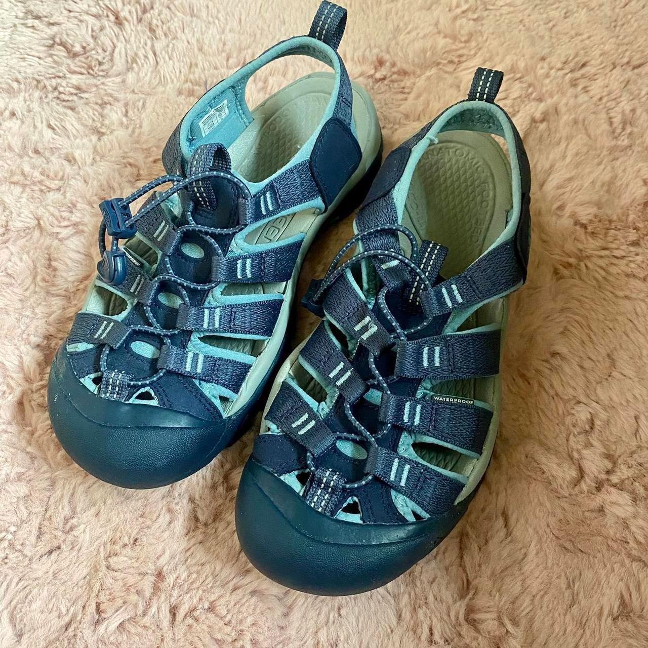 keen water hiking shoes