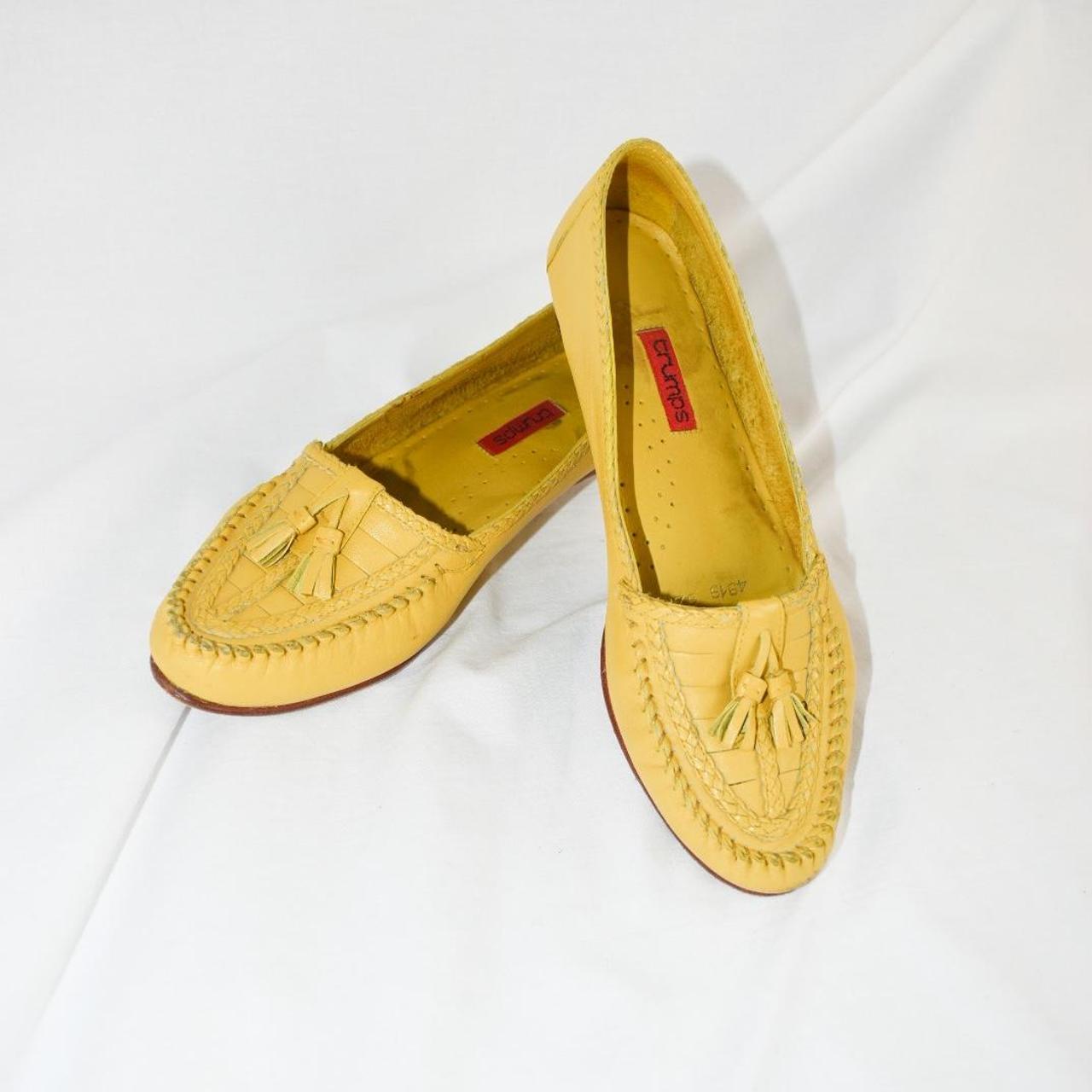mocassin mellow yellow