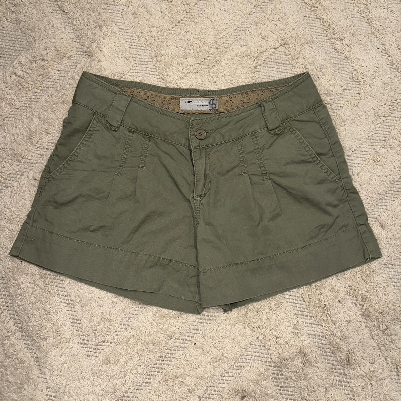 Perfect y2k cargo shorts 🐍🐍 Khaki So cute and... - Depop