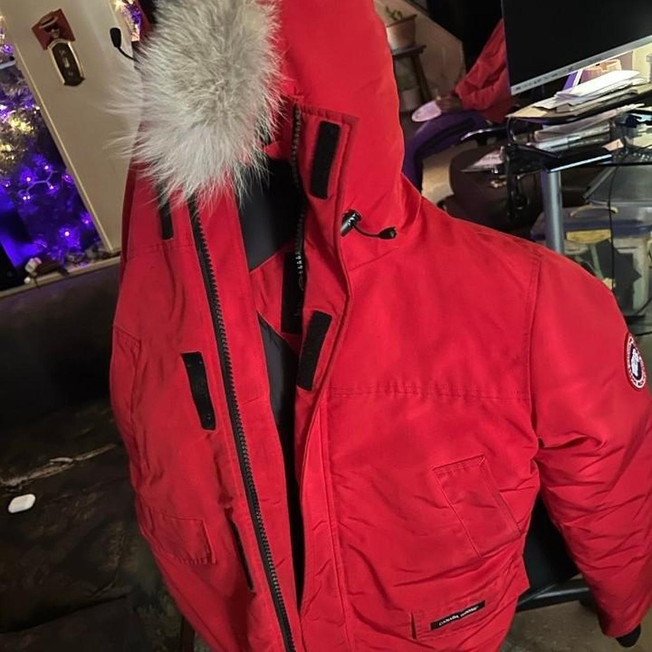 Canada goose 2025 red jacket zara