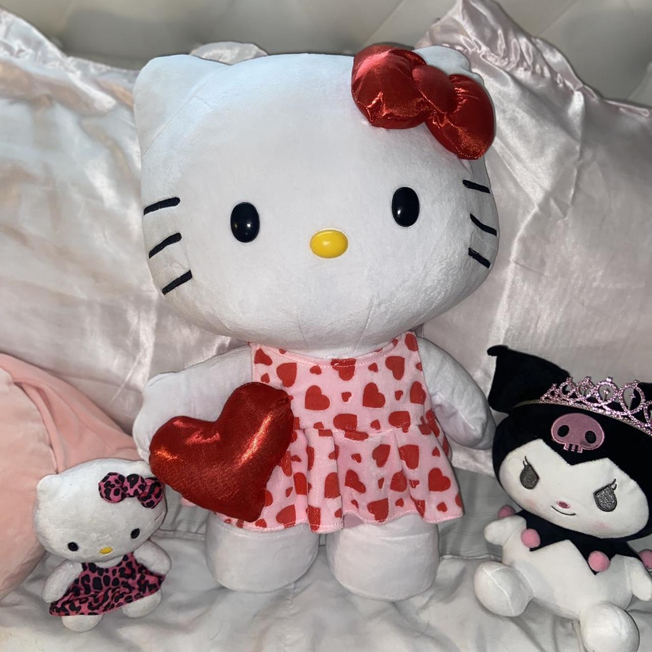 BNWT Hello Kitty Set of 4 Valentine's Day - Depop