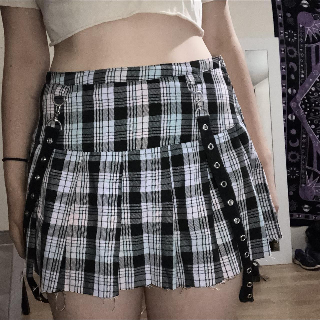 Hot Topic Women's Purple and Pink Skirt Depop