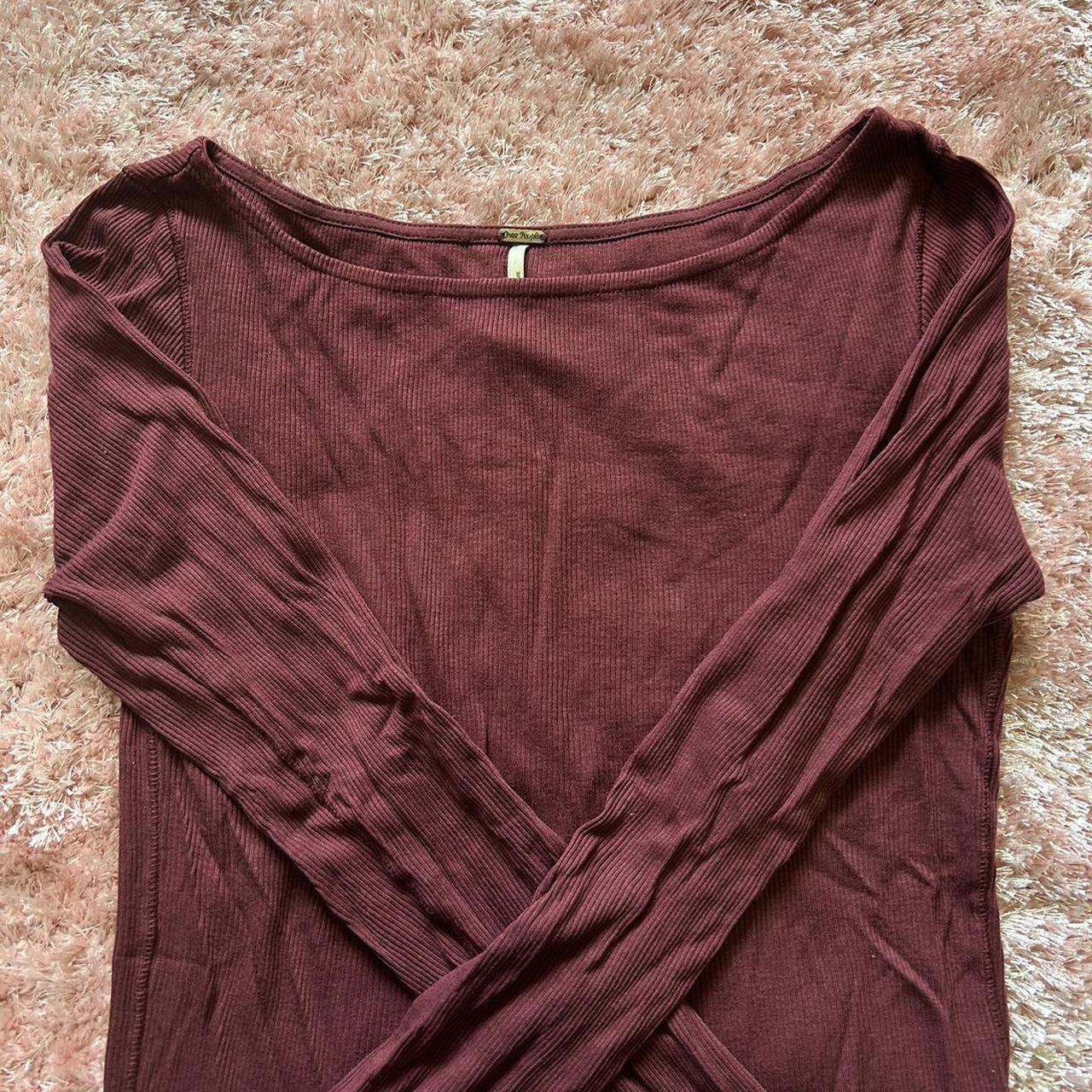 Burgundy red vintage teeshirt women's size XLg 2000s - Depop