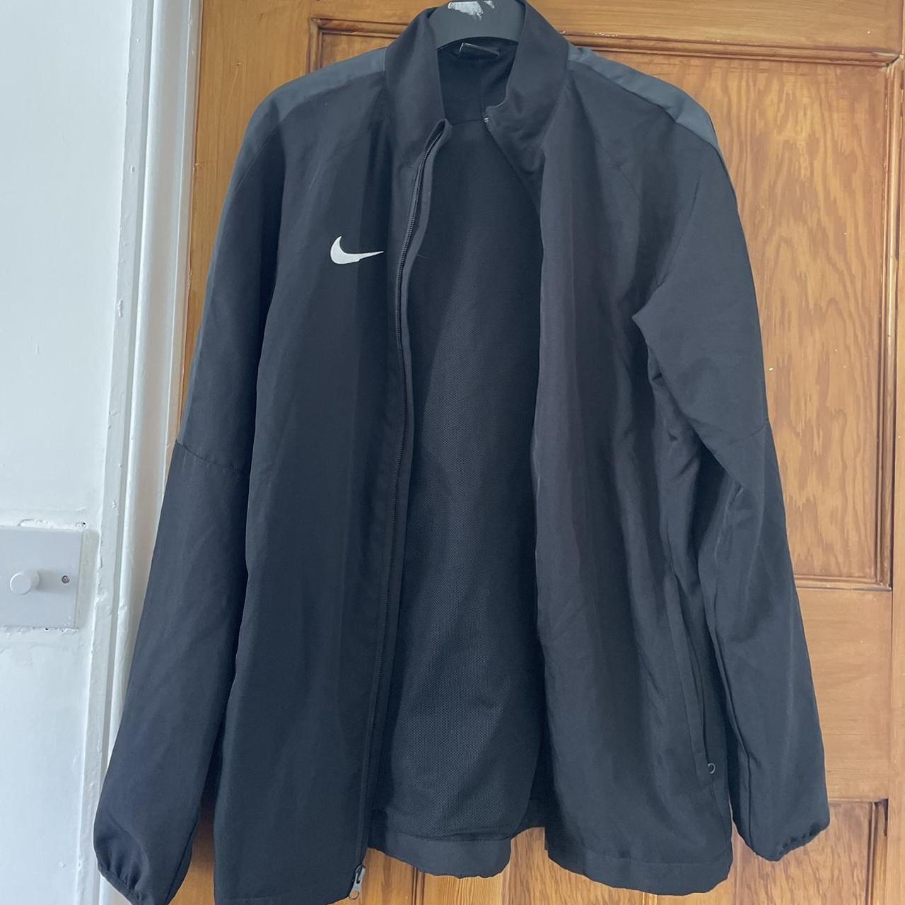 jd black nike jacket