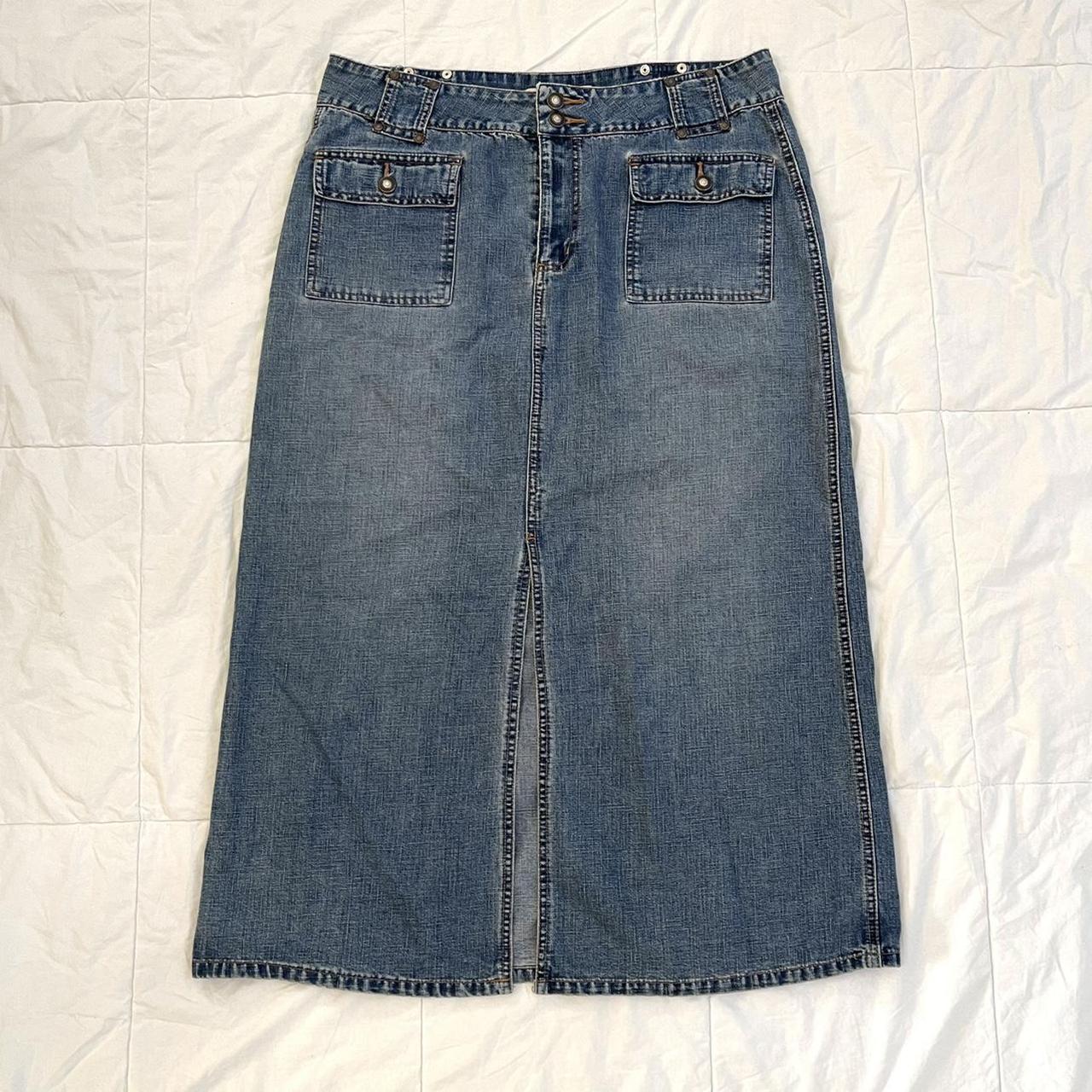 Vintage maxi denim pocketed skirt -size: L -33”... - Depop
