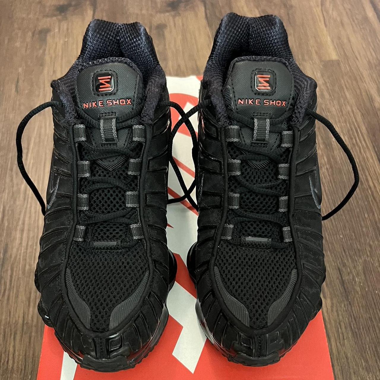 womens tall black nike socks