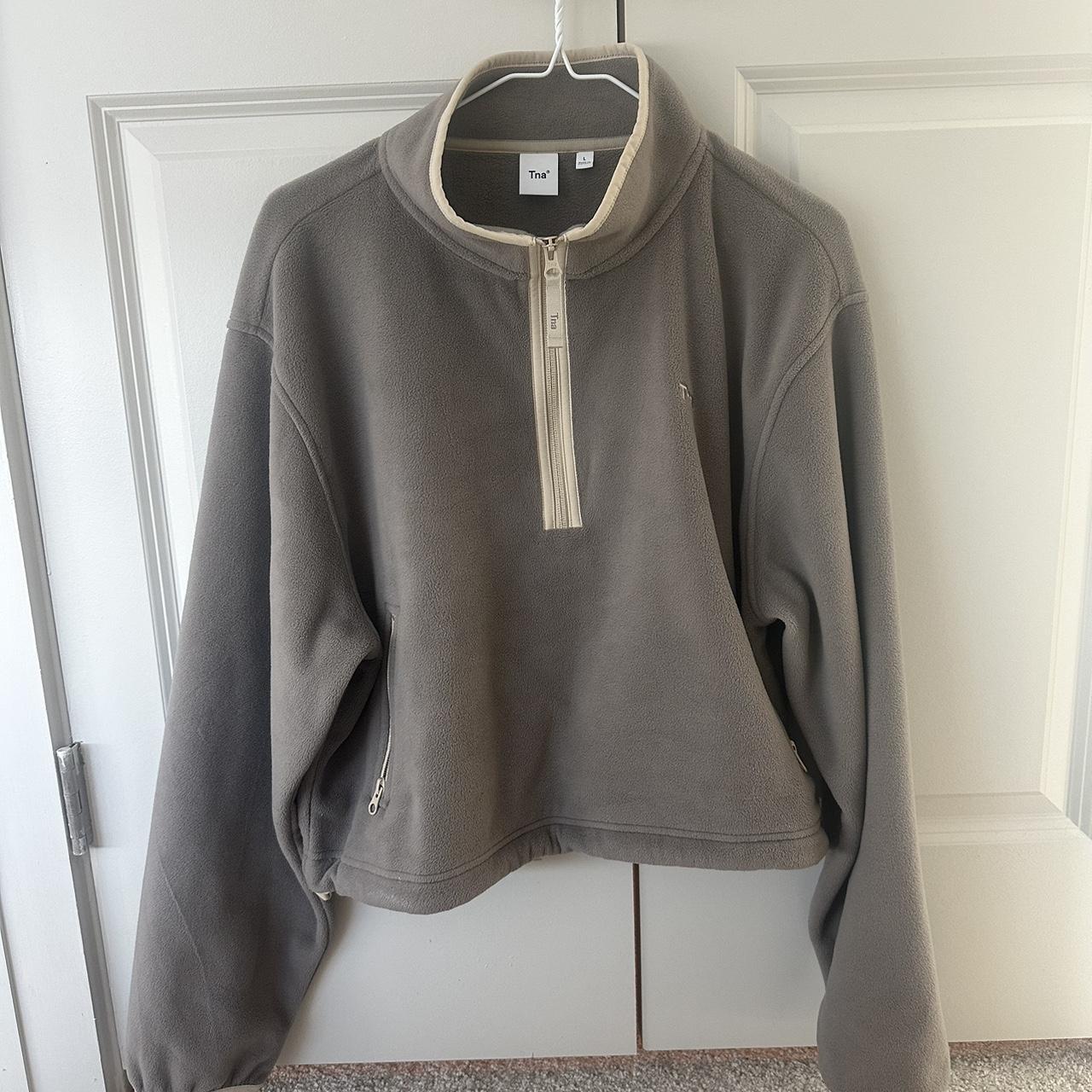 Aritizia TNA quarter zip size L can be cropped - Depop