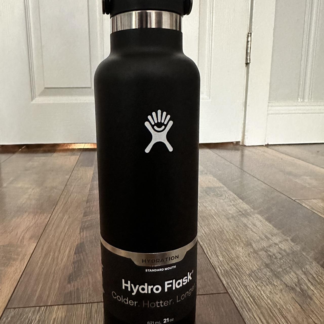 black 21 oz hydroflask - Depop