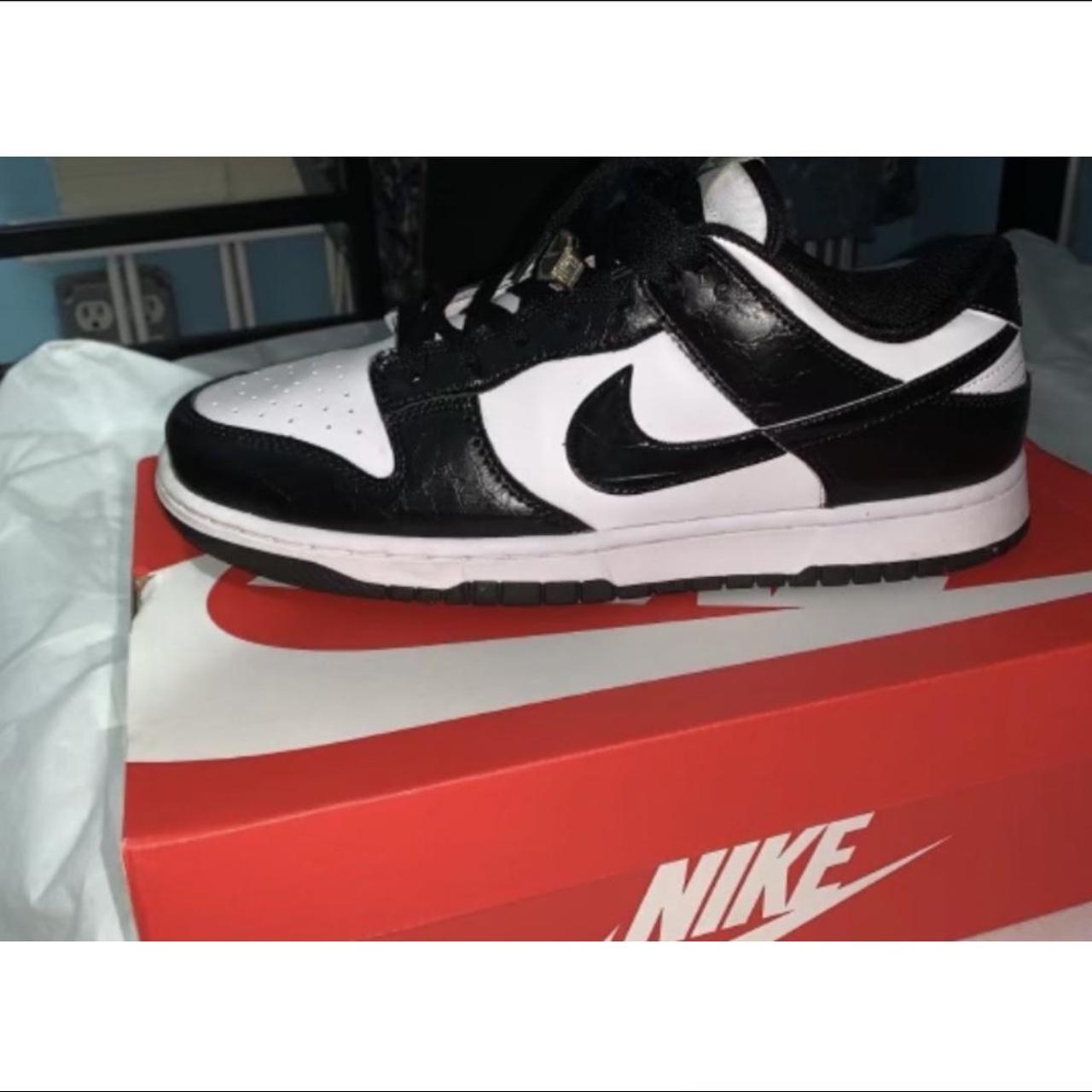 dunks size 10 plz buy them want them gone give me... Depop