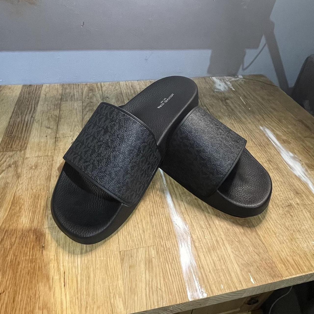 Black / Black Michael Kors Mens Sliders Size 9.... - Depop