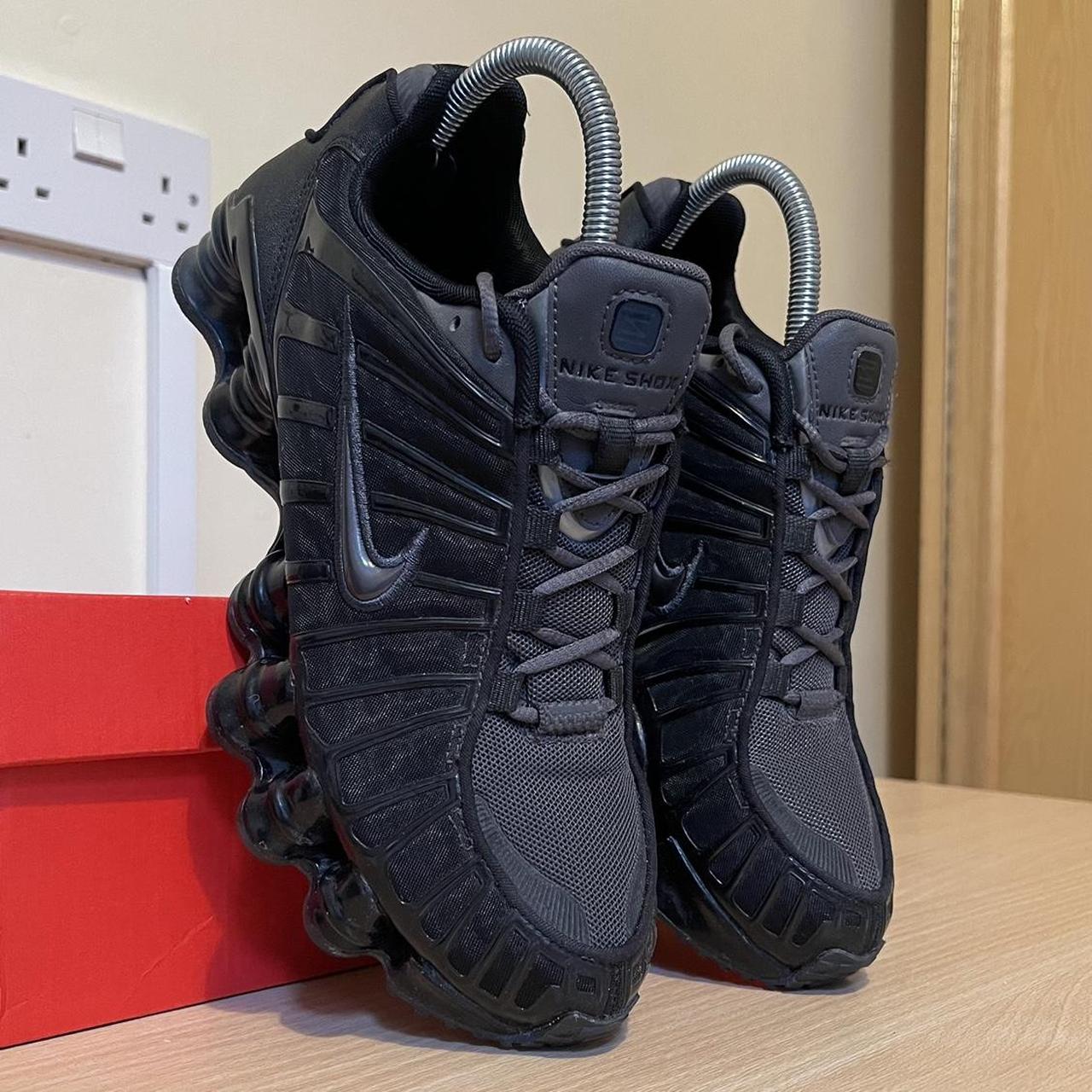 womens nike grey sneakers