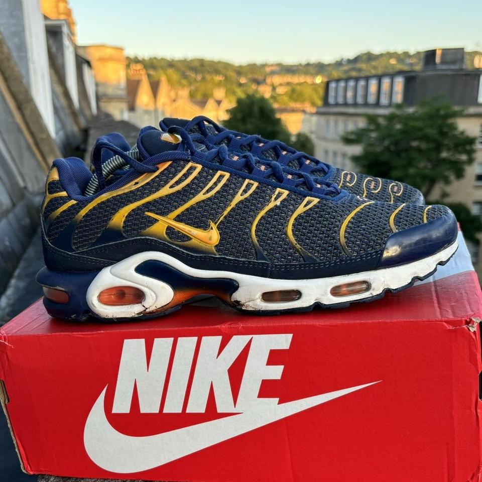 Air max plus blue yellow red hotsell