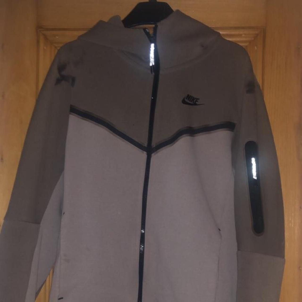 Nike Tech fleece Size XS Stains on shoulders RRP:£110 - Depop