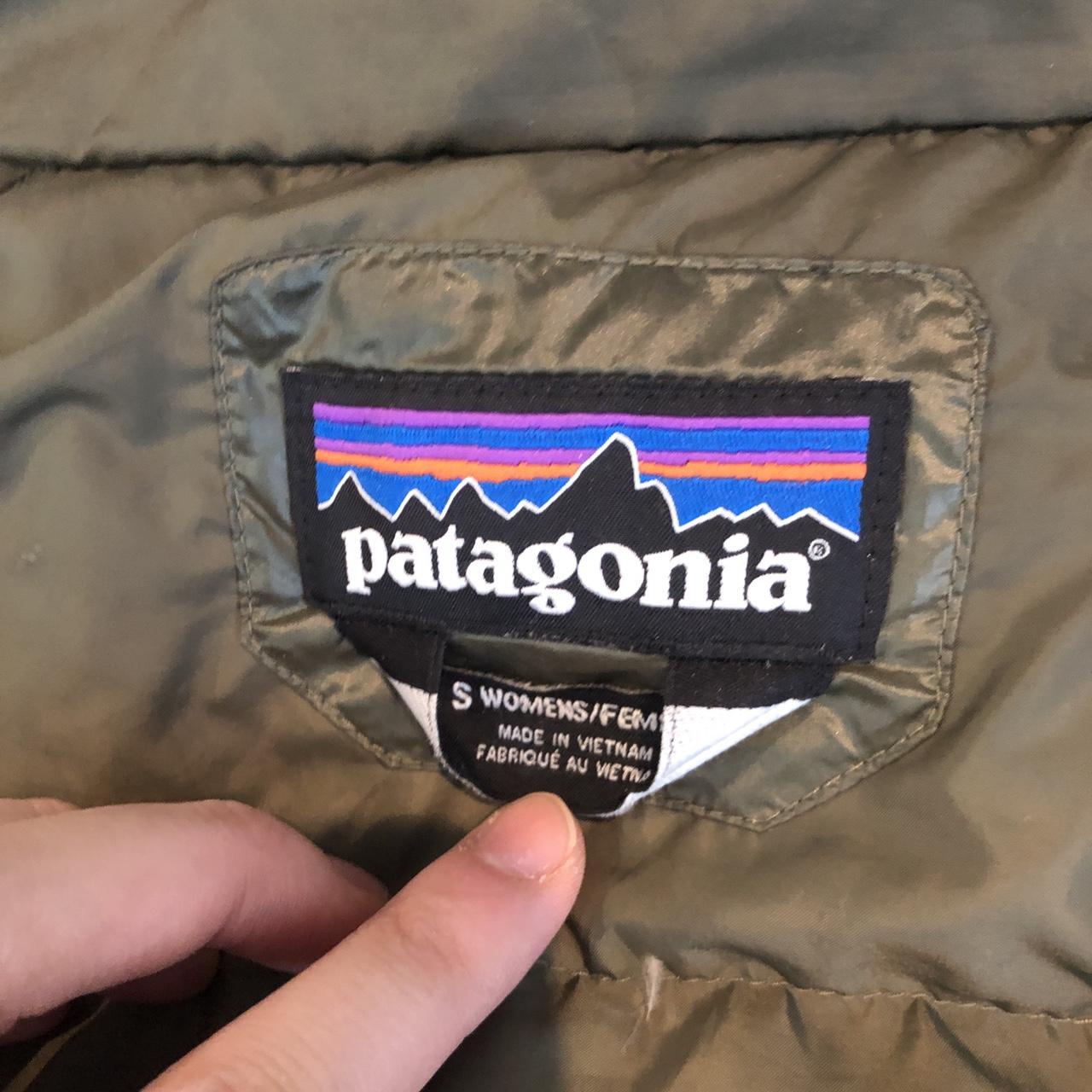 Patagonia womens puffer jacket, size small, in good... - Depop