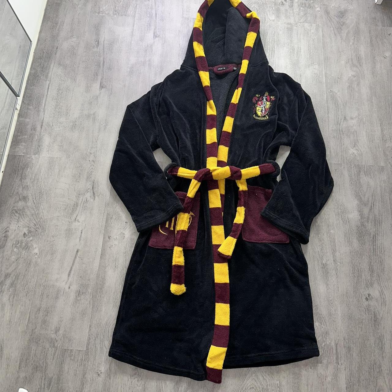 Harry Potter Women's Black and Burgundy Robe | Depop