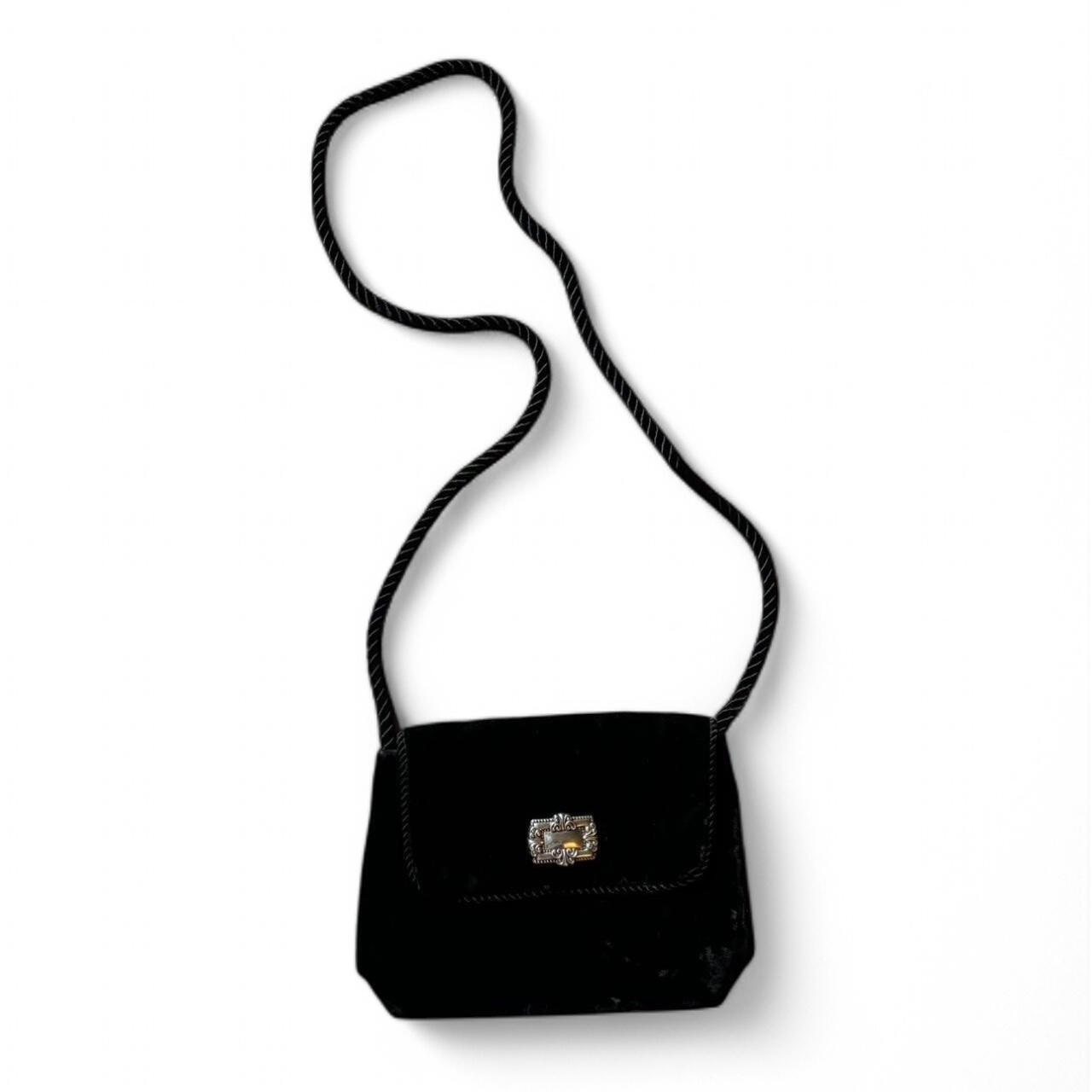 item listed by iwanthercloset