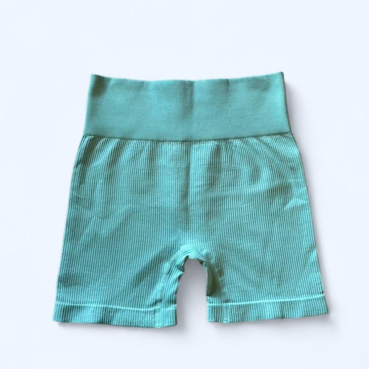 item listed by iwanthercloset