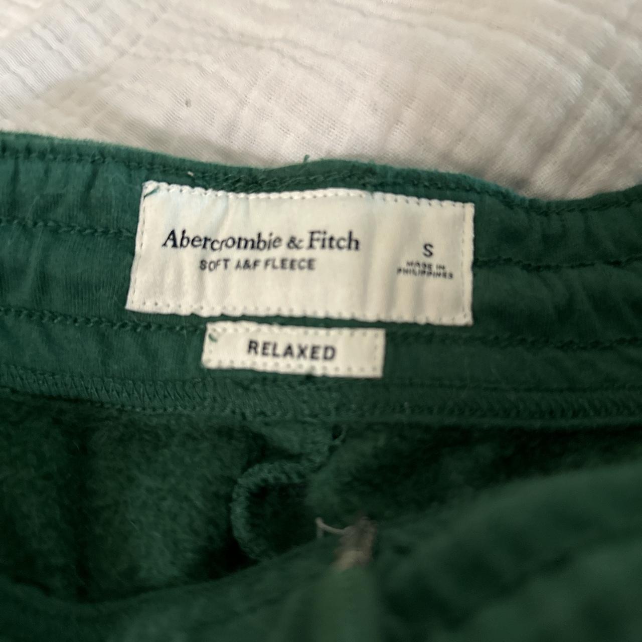 Abercrombie & Fitch Men's Green Shorts Depop