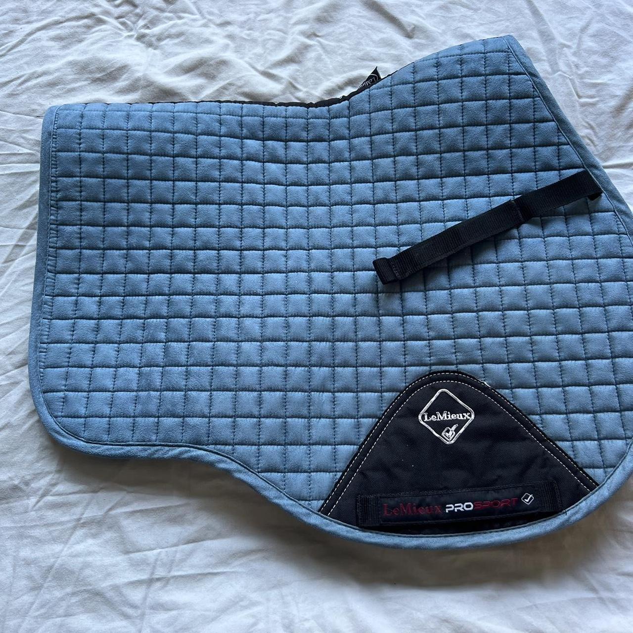 Ice blue lemieux saddle pad Size s/m excellent... Depop