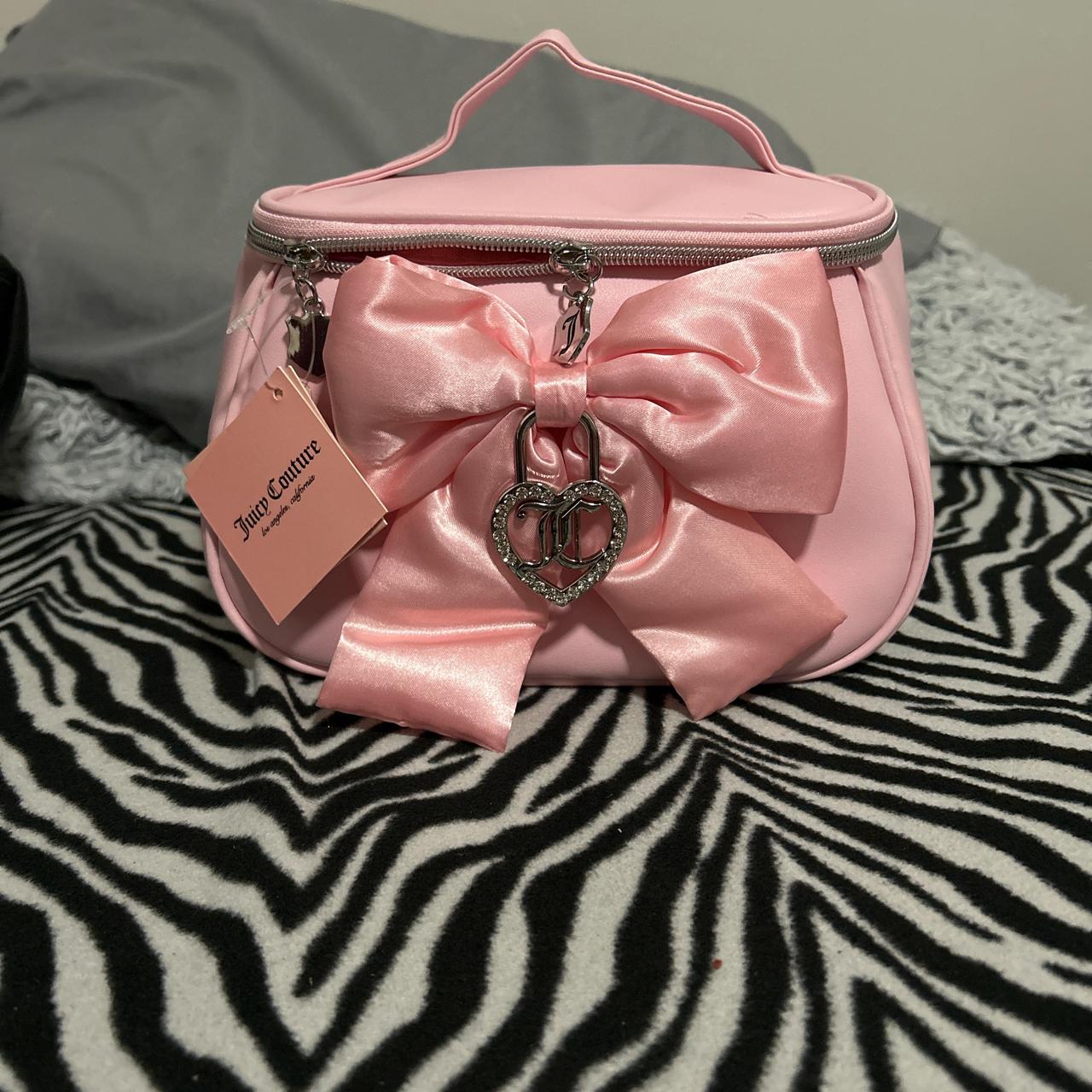 JUICY COUTURE y2k ベロア メッセンジャーバッグ チャーム付き JUICY COUTURE y2k ベロア メッセンジャーバッグ チャーム付き