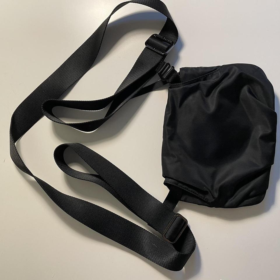 Lululemon rarely used yoga bag with lots of space - Depop