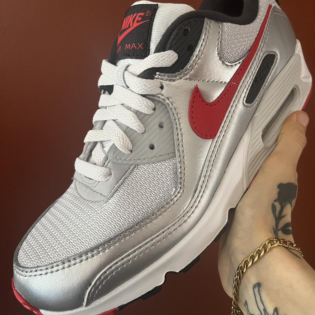 air max 90 with bracelet